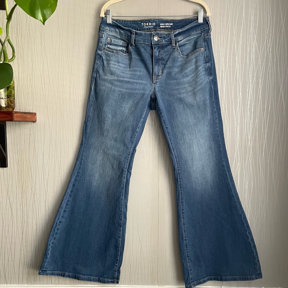 Torrid Jeans Perfect Super Flare Vintage Stretch Women’s size 10 Regular